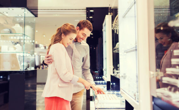 engagement ring spending